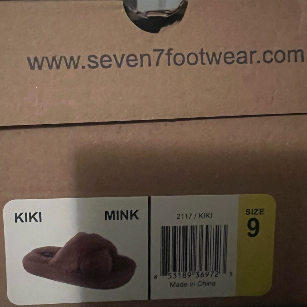 Seven7 Women's Fuzzy Slippers - Picture 2 of 2